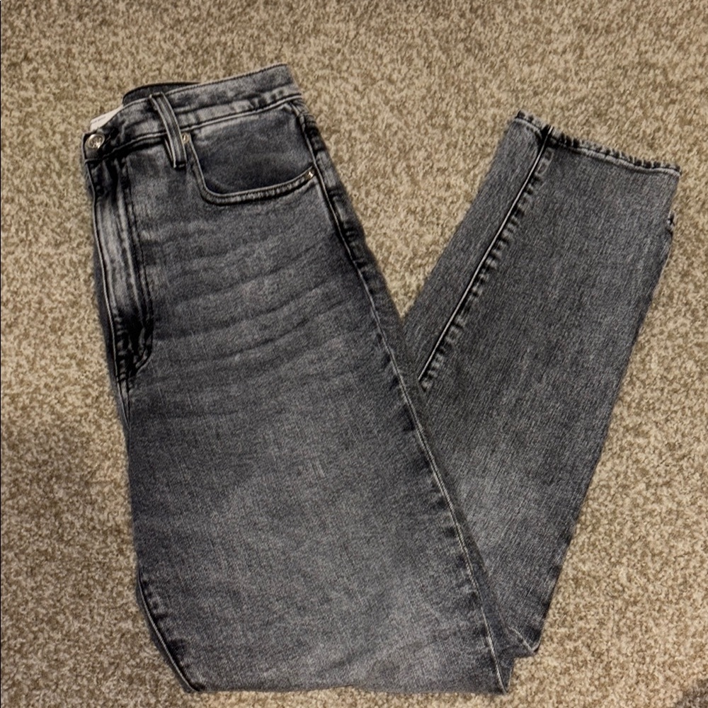 SLVRLAKE grey straight leg jean
Great condition, worn twice